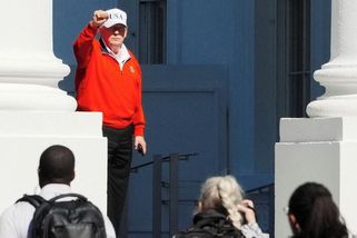 Trump měl vyřešit Írán. Odjel na golf a rozjel smršť příspěvků na sítích - Seznam Zprávy