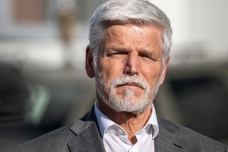 Studená sprcha pro Babiše. Pavel zpochybnil českou obranyschopnost