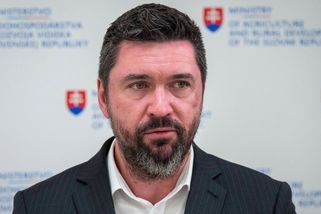 Zelenskyj miluje drogy a načerno platí ministry, prohlásil Ficův ministr - Novinky