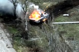 Brutální VIDEO z bojů: Ukrajinci rozprášili ruský konvoj. Prchající okupant pocítil „ohnivý pozdrav“