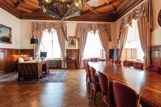 Jako v muzeu. Primátorka řídí Olomouc z honosné kanceláře - Seznam Zprávy