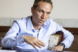 Být Babišem, ve studu mlčím někde v rohu, komentuje Bartoš zprávu o zadlužování země - Novinky