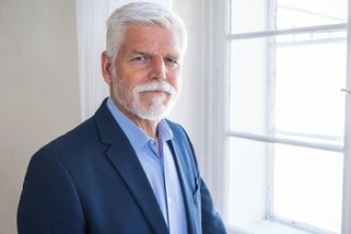 Pavel rovná vztahy s vládou. Kompetenční žalobu ale nestáhne - Seznam Zprávy