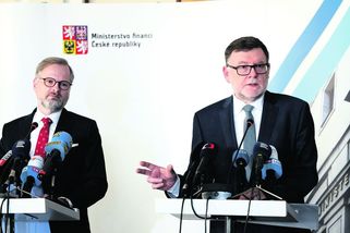 Důchodci přijdou o tisíce korun letos i další roky - Novinky
