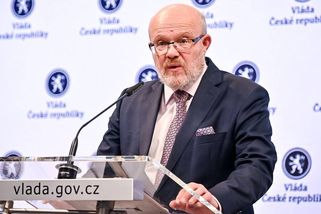 Vládní usnesení o vyrovnaném zdravotnictví nefunguje, letos je minus 14 mld. Kč - zdravezpravy.cz