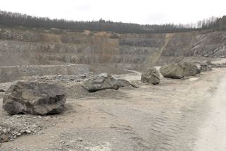 Otevření kamenolomu budí na Sokolovsku odpor. Sousední obce varují před kolapsem dopravy - Novinky