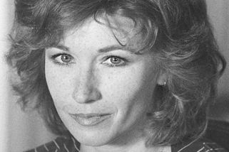 Okouzlující Marlène Jobert zažila násilí, čelila skandálu s prezidentem, hrát přestala kvůli dětem - Médium.cz