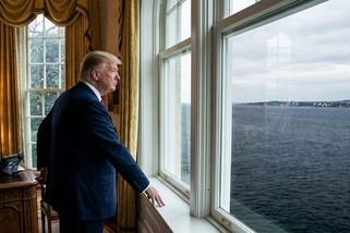 Trump přepsal americké dějiny. Sám sebe korunoval za jejich největšího prezidenta