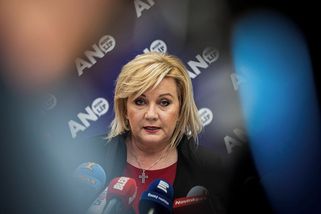 Penzijní společnosti vrací úder - Médium.cz