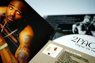 Nevyřešený případ vyřešen. Policie zatkla možného vraha rappera Tupaca - Seznam Zprávy
