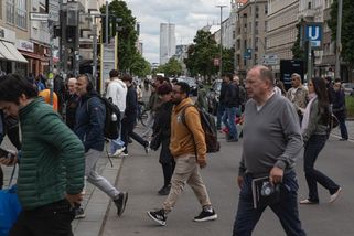 Už i v Česku je líp a „pivo tam chutná lépe“. Němci se vracejí z dovolených a zjišťují, že mají doma chaos