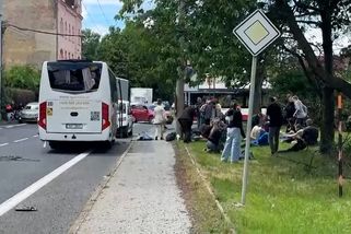 Kamion v Ústí nad Labem smetl autobus a ujel. Na místě je přes dvacet zraněných - Novinky