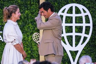 Slzy a dojetí. Federer plakal při vstupu do Síně slávy - Sport.cz