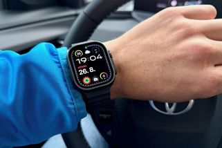 Mobil víte, ale co když za volantem používáte chytré hodinky? Sranda to není... - Garáž.cz