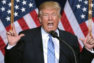 „Ještě neutrpěli dost bolesti.“ Trump zvažuje úder větší než kdykoliv předtím