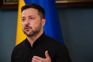 Zelenského podpora je na historickém minimu od začátku války. Obyvatelé mu vyčítají špatné kroky i vyčerpání