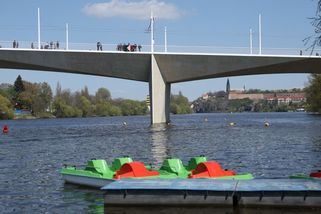 Praha má další spojení přes Vltavu. Podívejte se na nově otevřený Dvorecký most - Seznam Zprávy