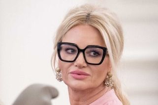Monika Babišová ukázala fotky od moře. Tělo v bikinách a zadeček při jízdě na skútru