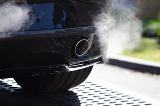 Další rána pro přísnou normu, která by mohla omezit spalovací motory. Polsko kvůli ní chce zažalovat EU - EnergoZrouti.cz