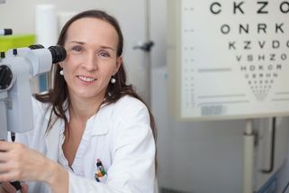 Chybí oční lékaři. Na vyšetření pacienti čekají až rok - Novinky