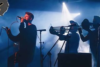 Lazy Habits: V Česku jste úžasní lidé! Míříme za Kašpárkem v rohlíku | Headliner