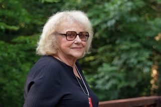 Iva Hüttnerová prozradila, jak nízký bere důchod: Hraje v seriálech a obrazy prodává za desetitisíce, tak ji to netrápí | Super.cz
