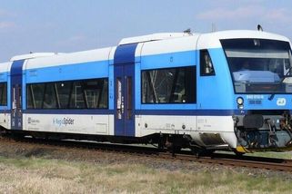 Při střetu s vlakem na přejedu ve Smržovce utrpěl zranění člověk z osobního auta