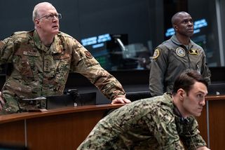 Nový válečný thriller Netflixu prý lže. Pentagon zkritizoval údaj o raketách, scenárista se brání