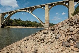 ‚Je prakticky vyloučeno rekreační využití.‘ Hygienici odhalili znečištěnou vodu v Podolsku na Orlíku