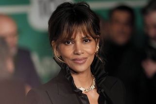 Halle Berry slaví 60 a říká: „Krása je bezvýznamná!“ Bodovala na Miss USA a uhranula Hollywood krátkým účesem - Proženy.cz