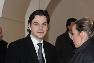 Chybí v letadle do Ankary místo? Nabízí se to po ministru Macinkovi - Médium.cz