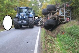 Na Písecku se srazily dva traktory, přívěs se převrátil - Novinky