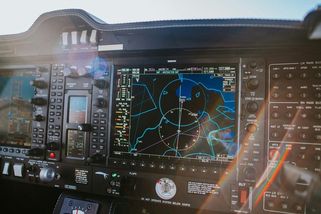 Rušička GPS v Sofii narušovala navigaci letadel. Úřady ji našly v hlídaném komplexu