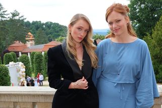 „Moje růže ještě roste!“ Ester Geislerová a její dcera Mia okouzlily Vary