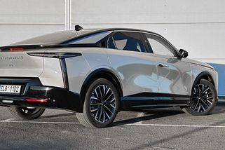 DS No8 LR FWD Etoile – Francouzská noblesa | Automobil Revue