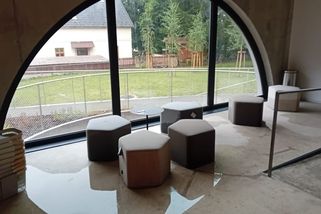 Novou knihovnu v Turnově poničil přívalový déšť. Její otevření se odkládá - Novinky