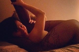„Nadržená puberťačka!“ Hilaria Baldwin zveřejnila tip na cvičení a sklidila výsměch a kritiku - Super.cz