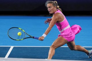 TENIS ONLINE: Bejlek svádí dramatickou bitvu v koncovce první sady! Muchová dominuje, Bouzková přebrala otěže - Sport.cz