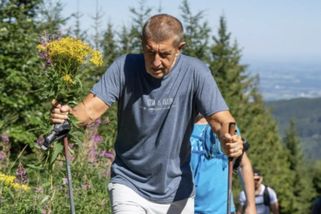 Babiš krajům: Máte dost peněz, 150 miliard, tak laskavě opravujte silnice. Od státu nebude nic - Echo24.cz