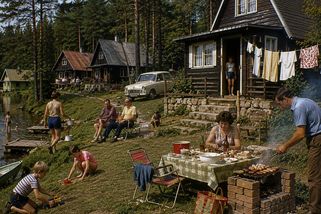 Za socialismu jsme na Maledivy mohli zapomenout. Svůj ráj jsme měli na chalupě se suchým záchodem - Médium.cz