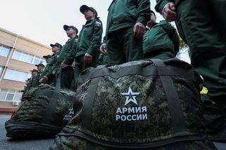 Zlá zpráva pro ukrajinské obránce. Rusů se dere do armády víc, než Kreml doufal