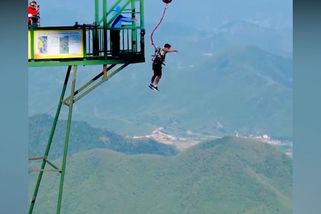 Bungee jumping pro strašpytly je v Číně hit - Novinky