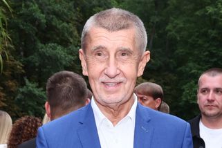 Andrej Babiš ukázal luxusní vilu v Průhonicích: Lustr za statisíce i vzkaz od dětí
