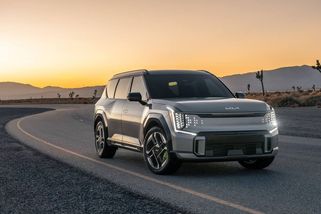 Kia EV9 přijíždí ve verzi GT, má 501 koní a virtuální řazení - Novinky