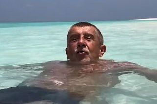 Andrej Babiš se rochnil na Maledivách v luxusních plavkách: Stojí tolik, že za ně v Česku pořídíte ojeté auto - Super.cz