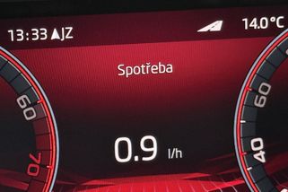 „Jezdím 110 místo 130 km/h." Přepočítali jsme, jaký vliv to má na vaši peněženku i čas na dálnici