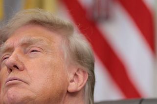 Trump má páku na Británii. Ve hře je zásah do klíčových ostrovů