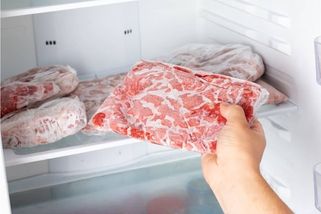 Chyby, které děláte při rozmrazování masa. Může jít i o zdraví - Jimeto.cz
