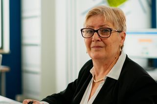 Mladá stylistka nevěří svým očím, když vidí 1 chybu seniorek v Česku. Přidává jim 10 let, ony ji ale opakují dál