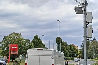V Uničově nohu z plynu. Řidiče na rušném tahu pohlídá radar